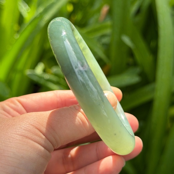 64mm inner diameter green xiuyu jade bangle 0587 - Picture 5 of 10